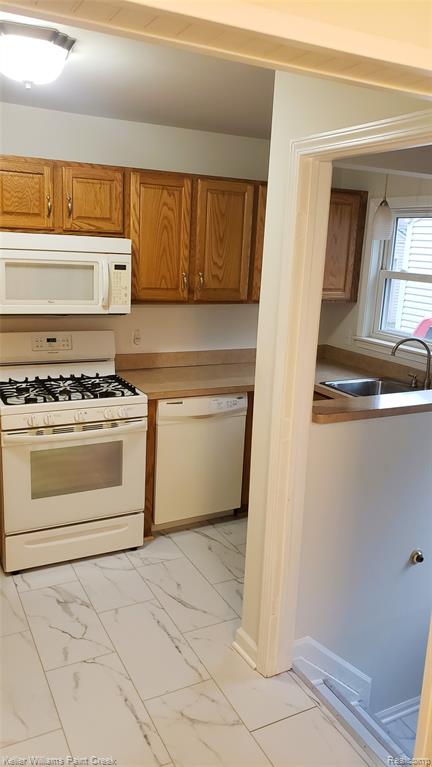 195 W Strathmore Avenue, Pontiac, MI 48340 — Photo 9