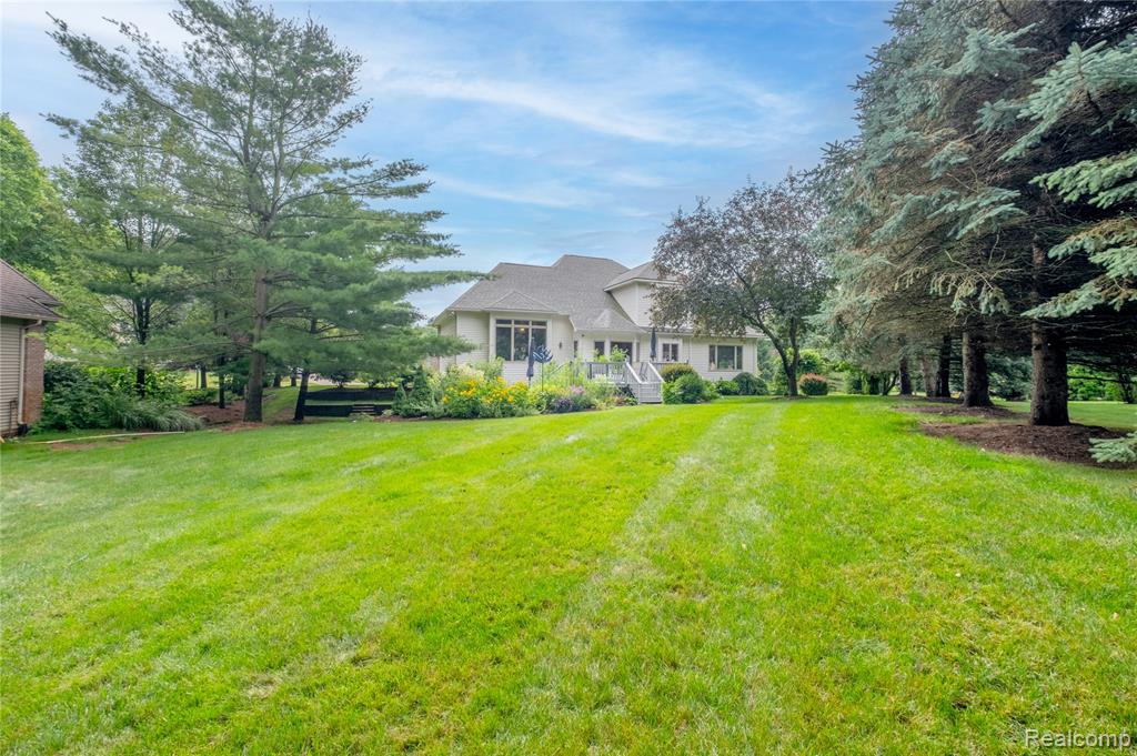 4230 Pavilion Court, Fenton, MI 48430 — Photo 41