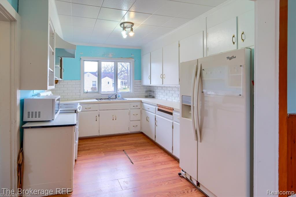 6449 Lapeer Road, Burton, MI 48509 — Photo 17