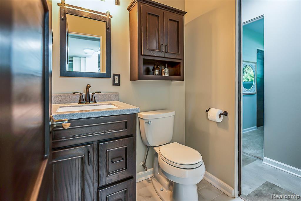 4990 Broomfield Lane, West Bloomfield, MI — Photo 28