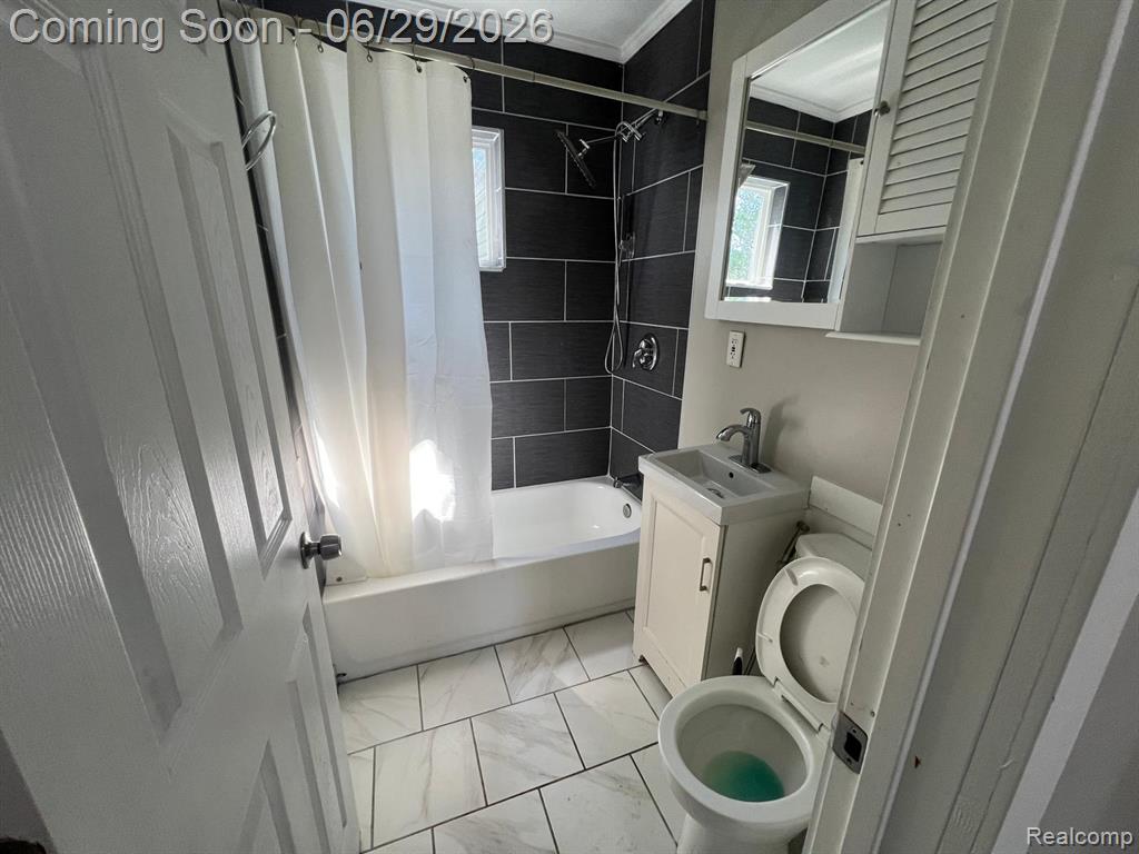 5694 Robindale Avenue, Dearborn Heights, MI 48127 — Photo 13