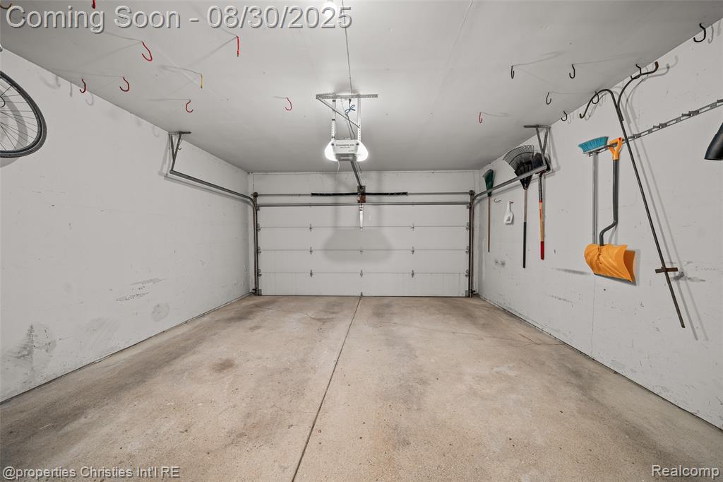 46502 Springhill Drive, Shelby Twp, MI 48317 — Photo 26