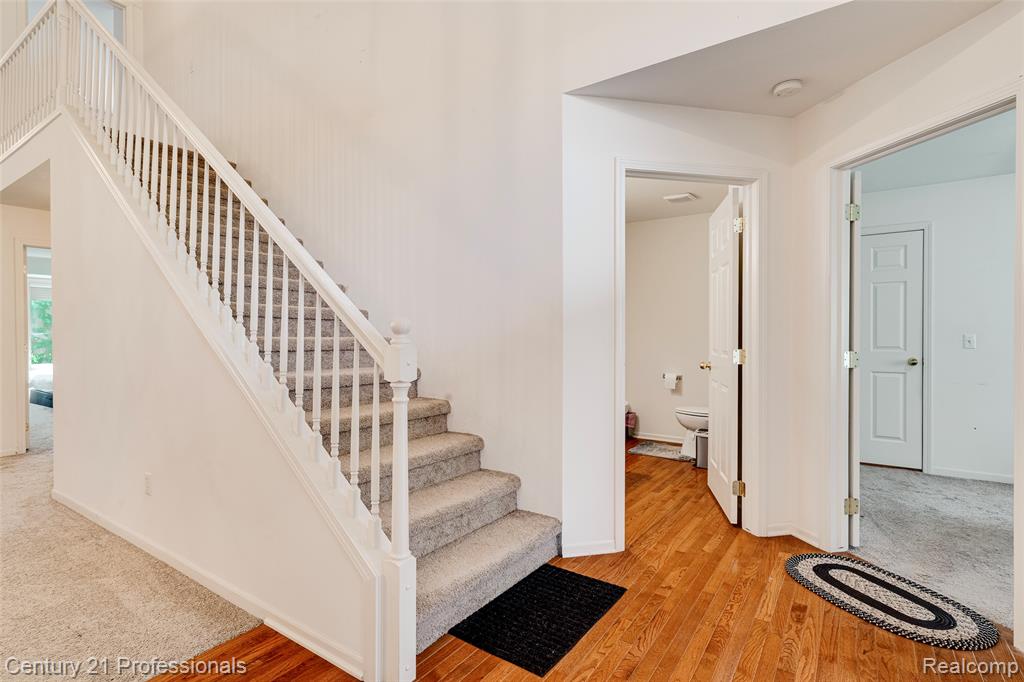 5958 Lochmore Drive, Commerce Twp, MI 48382 — Photo 14