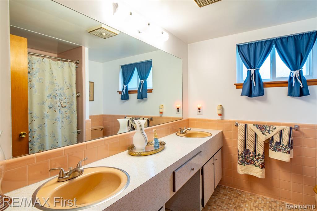31308 Jay Drive, Warren, MI 48093 — Photo 32