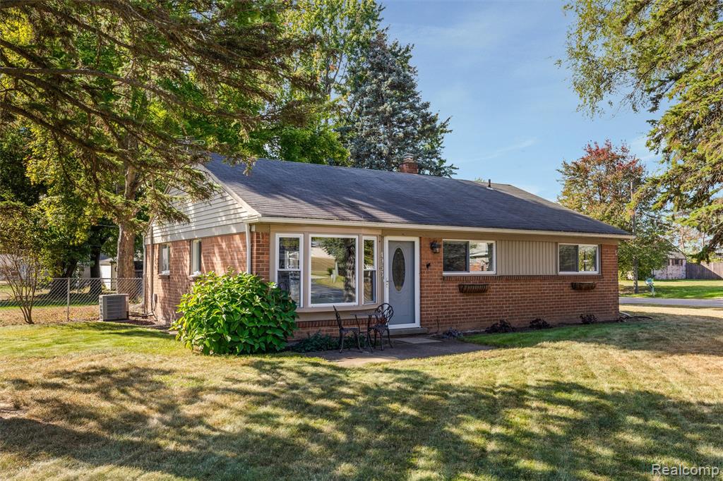 4953 Rioview Drive, Clarkston, MI — front exterior