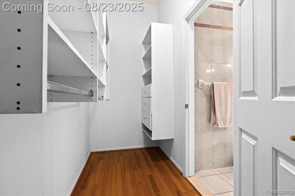 5770 Point Of The Woods Drive, West Bloomfield, MI 48324 — Photo 17