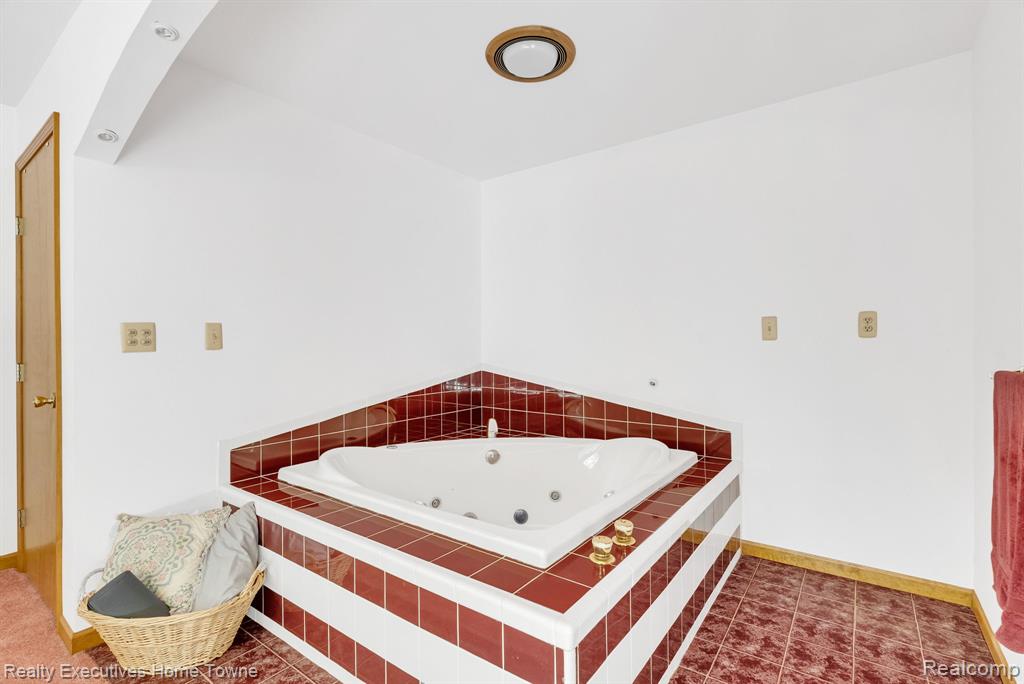 4602 Meadowlawn Drive, Fort Gratiot, MI 48059 — Photo 21