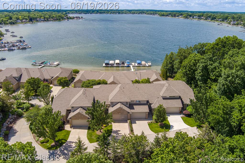 980 Sunset Drive, Waterford, MI 48328 — Photo 16