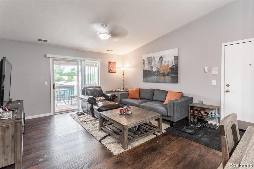 9699 WILDFLOWER, Belleville, MI 48111 — Photo 9