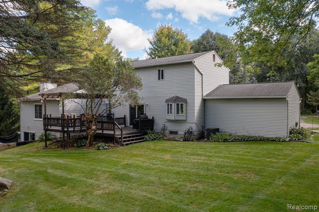 8620 RATTALEE LAKE Road, Clarkston, MI 48348 — Photo 33