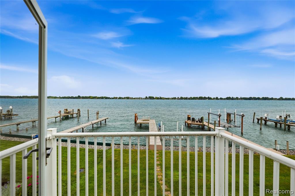 5557 Pointe Dr. Drive, East China, MI — Photo 11