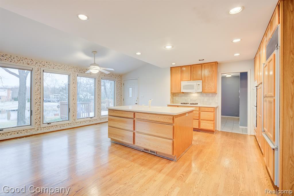 702 PARKMAN Drive, Bloomfield Hills, MI 48304 — Photo 18