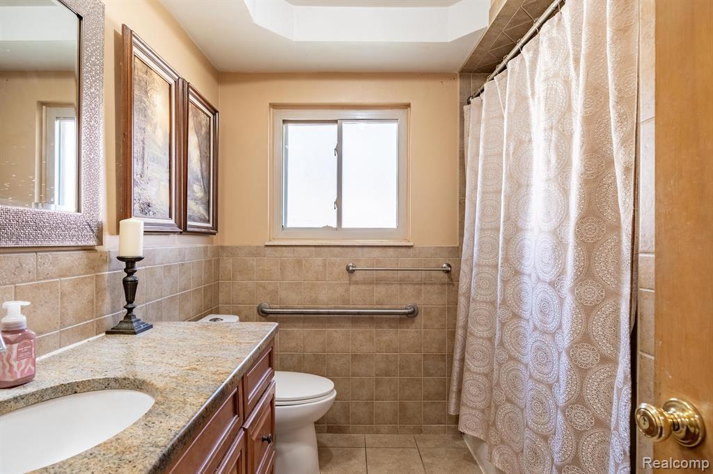 42323 TESSMER Drive, Sterling Heights, MI 48314 — Photo 19