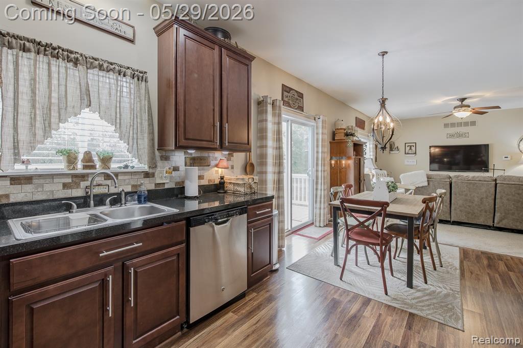2740 Diane Marie Court, Waterford, MI 48329 — Photo 18