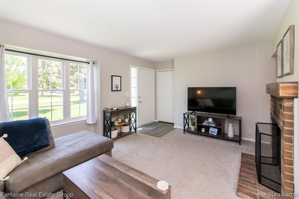 24606 BASHIAN Drive, Novi, MI — Photo 5
