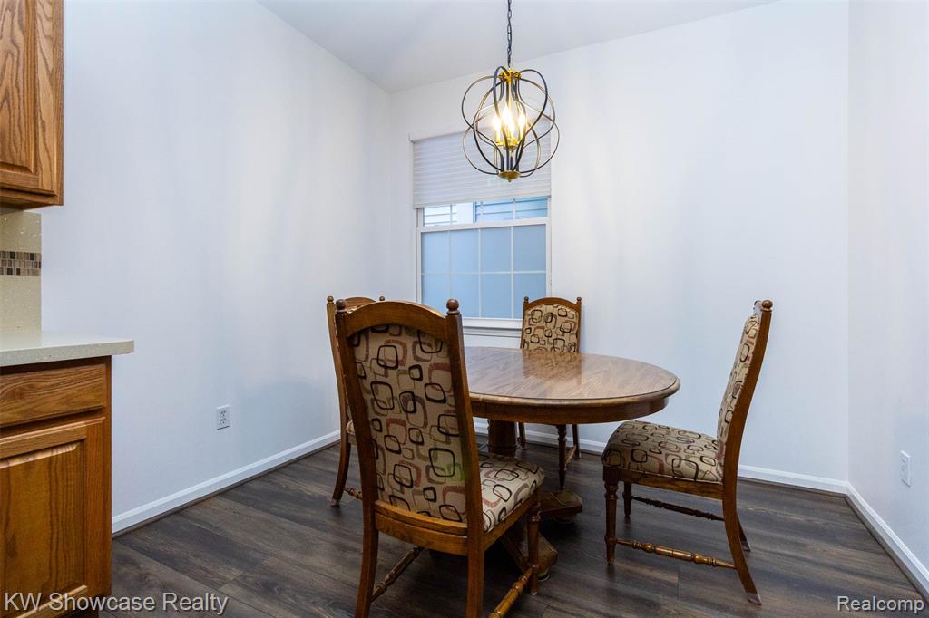 5726 Pinecroft Court, 44, Clawson, MI — Photo 12