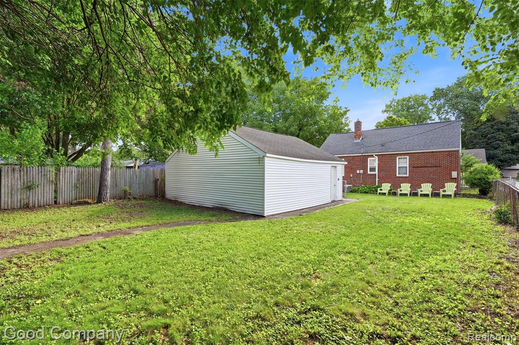 23470 Oneida Street, Oak Park, MI 48237 — Photo 29
