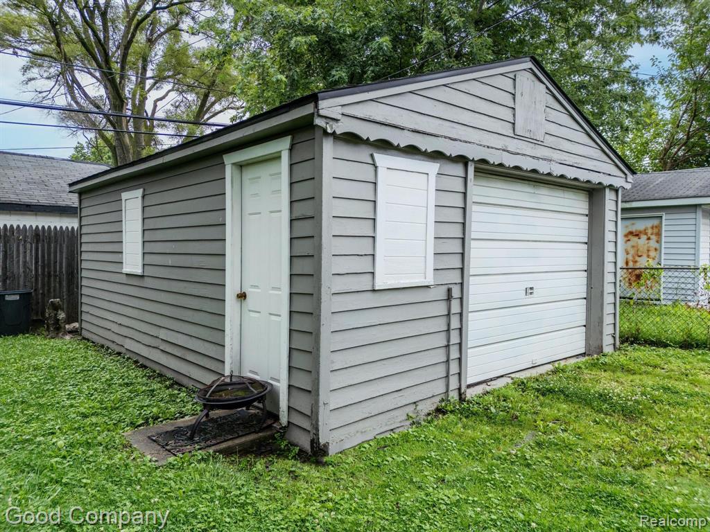 46 W MAPLEDALE Avenue, Hazel Park, MI 48030 — Photo 23