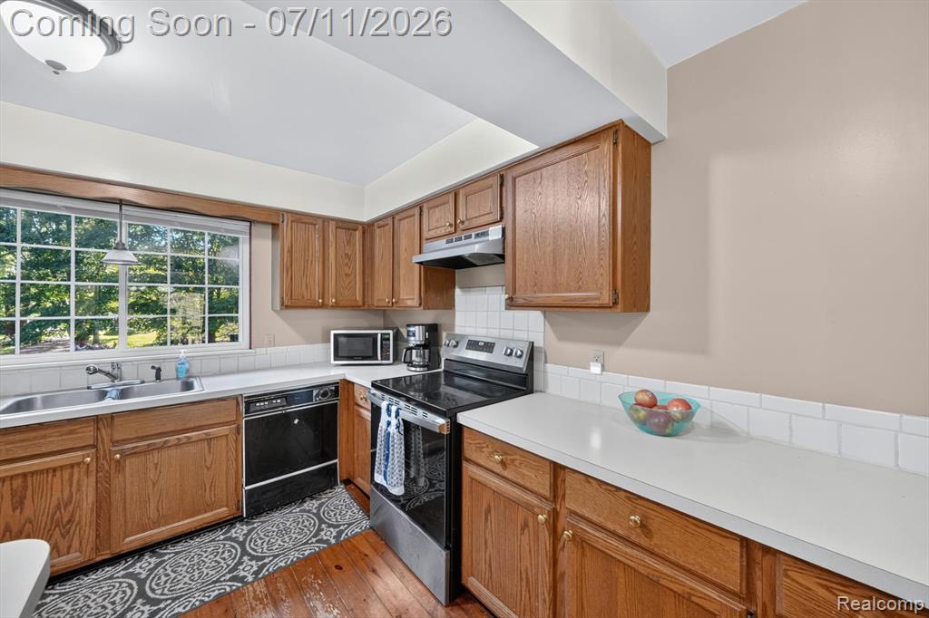 4430 N Center Road, Flint, MI 48506 — Photo 9