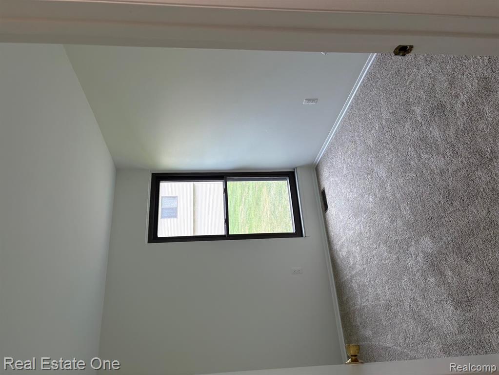 2961 Roundtree Drive, Troy, MI 48083 — Photo 14