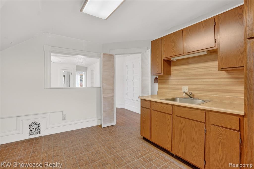 733 N Walnut Street, Lansing, MI 48906 — Photo 35