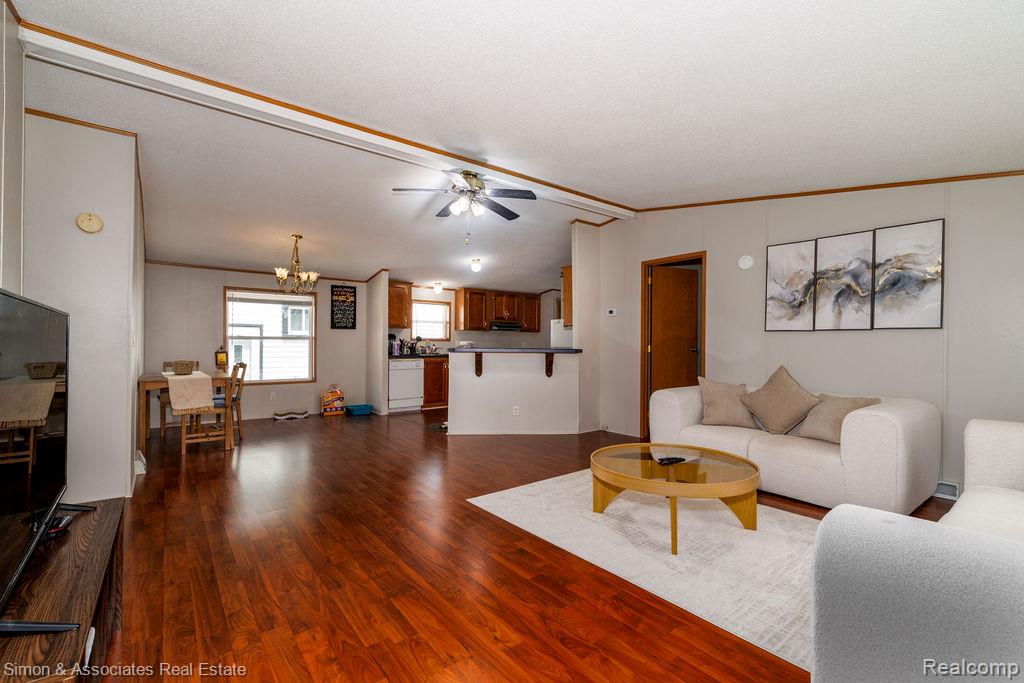 4995 Croissant Street, Dearborn Heights, MI 48125 — Photo 6