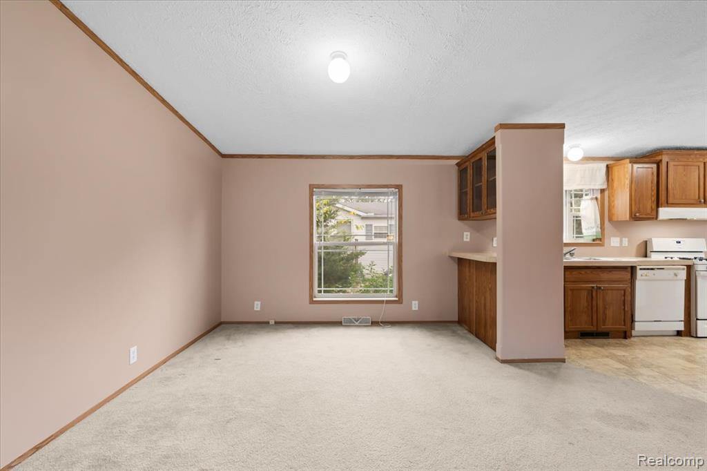 4477 Single Tree Drive, Howell, MI 48843 — Photo 5