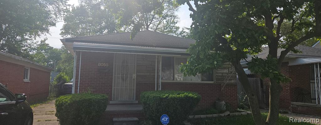 8055 Plainview Avenue, Detroit, MI 48228 — Photo 2