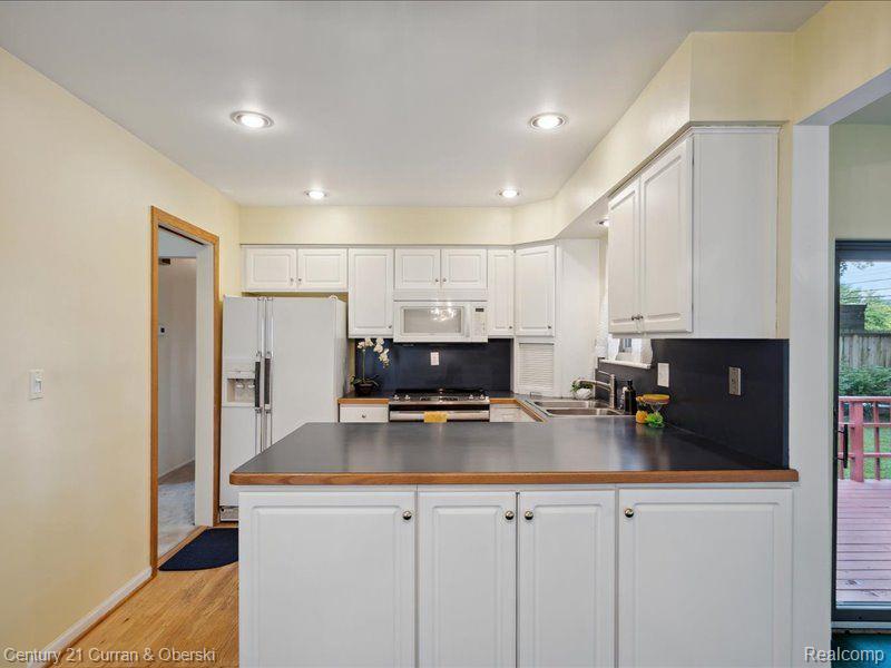 40509 PINETREE Drive, Plymouth, MI 48170 — Photo 5