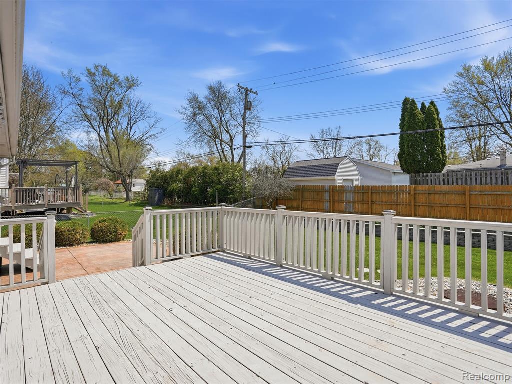 5837 Northridge Circle, Waterford, MI 48327 — Photo 45