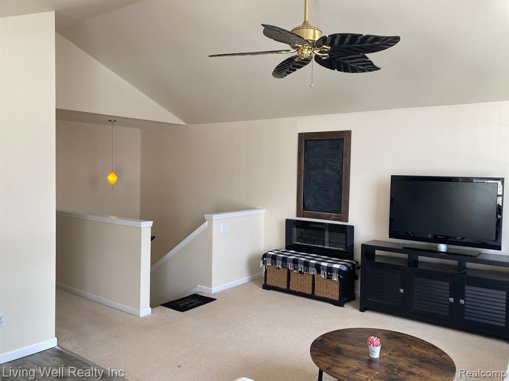 733 ABBINGTON, Howell, MI 48843 — Photo 4