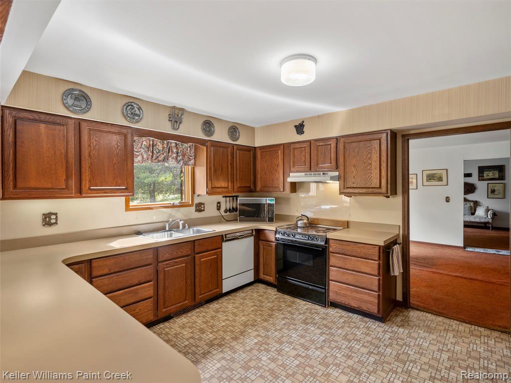 5500 Seymour Lake Road, Oxford, MI 48371 — Photo 27