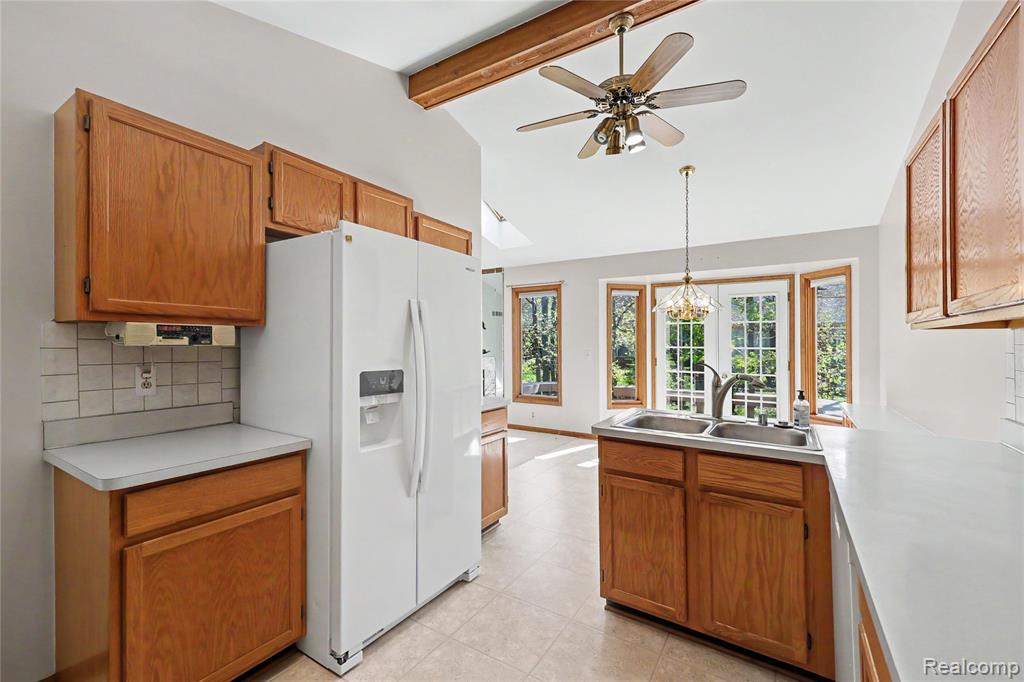 41302 Fortuna Drive E, Clinton Twp, MI 48038 — Photo 12
