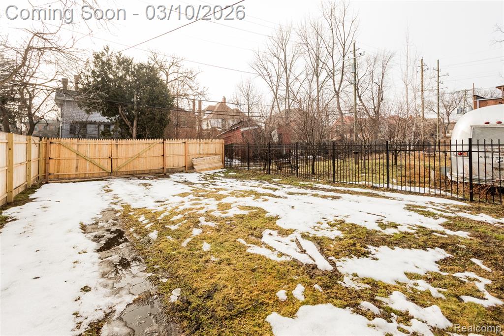 2547 Sheridan Street - Photo 3