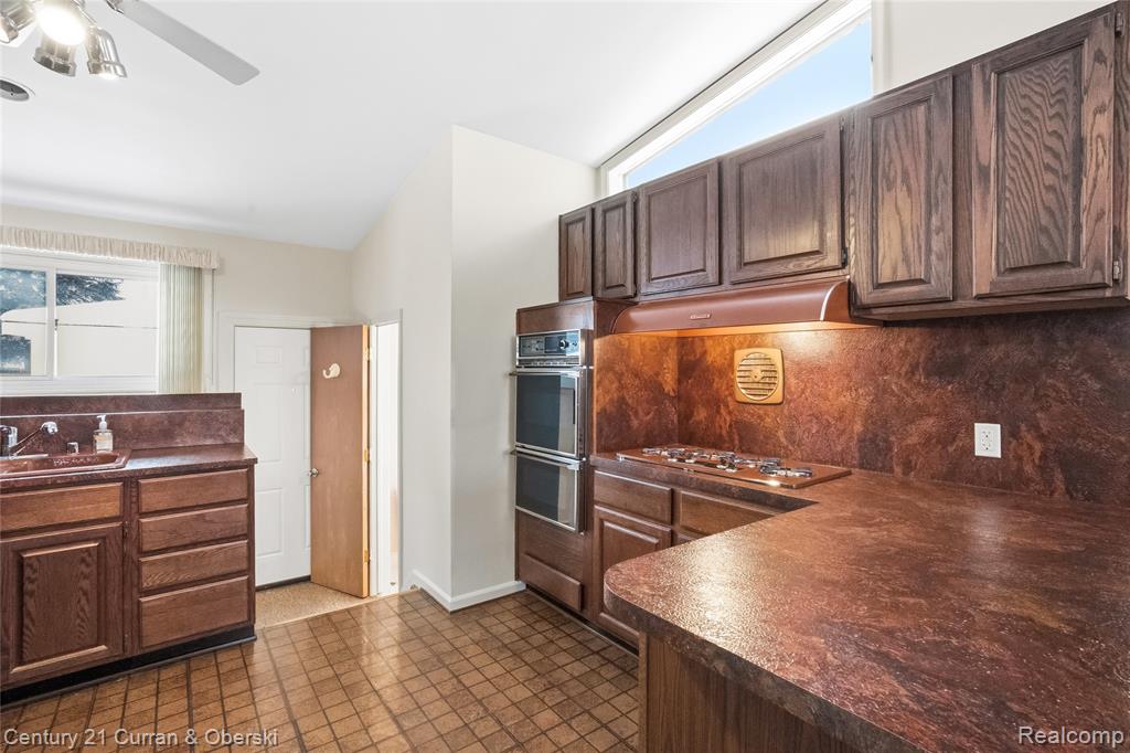 7479 N Charlesworth Street, Dearborn Heights, MI 48127 — Photo 10