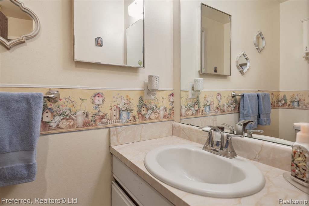 1921 Vine Way Drive, 36, Canton, MI 48188 — Photo 10