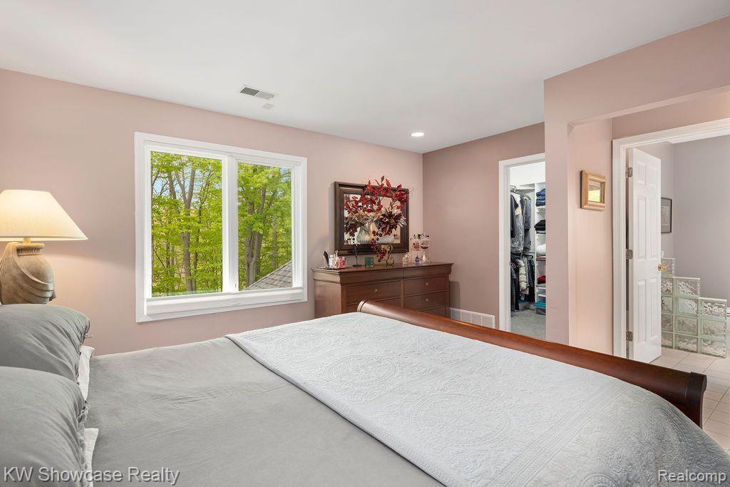 6061 TURNBERRY Drive, Commerce Twp, MI 48382 — Photo 42
