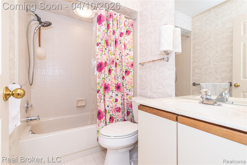 39836 Eagle Trace Drive, Northville, MI 48168 — Photo 27