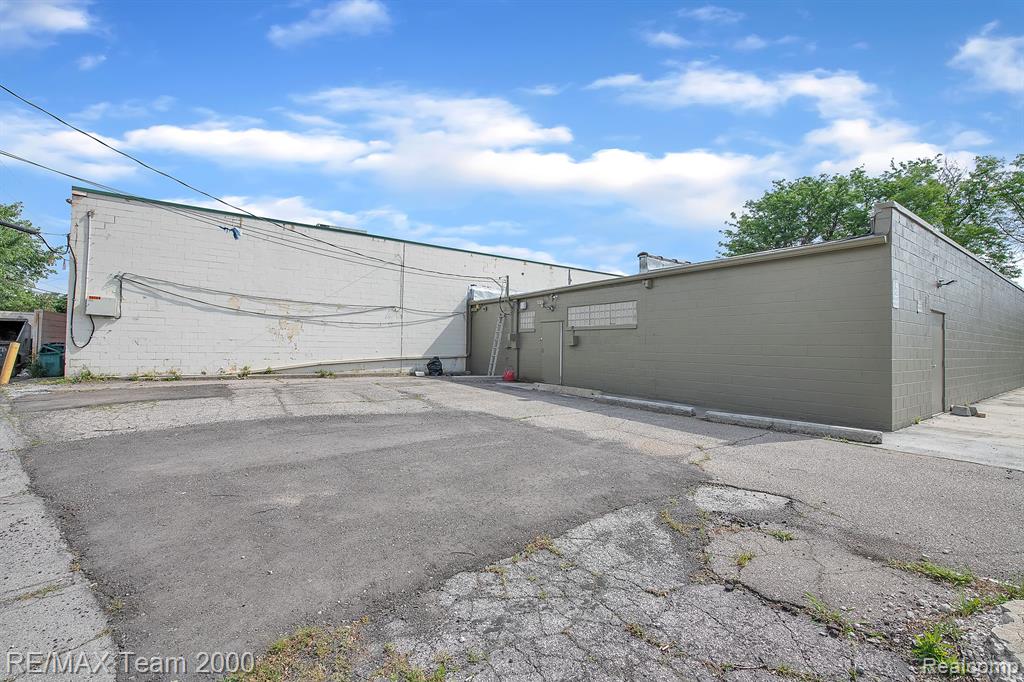 8400 PELHAM Road, Taylor, MI — Photo 2