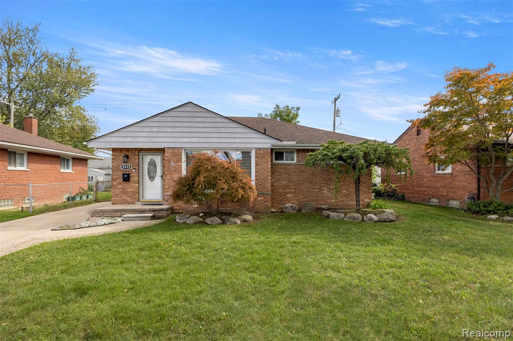 8422 Winston Lane, Dearborn Heights, MI 48127