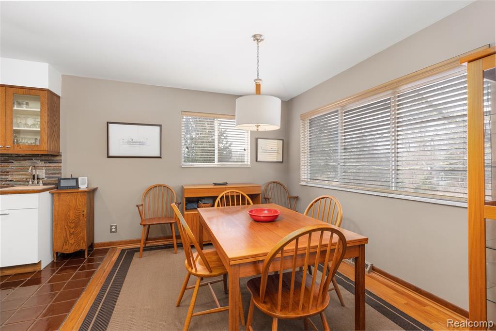 9801 Gibbs Road, Clarkston, MI 48348 — Photo 11