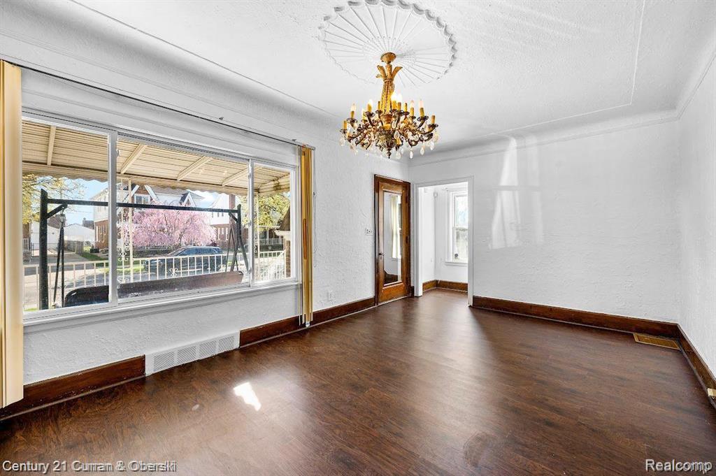 4255 LAPHAM Street, Dearborn, MI 48126 — Photo 9