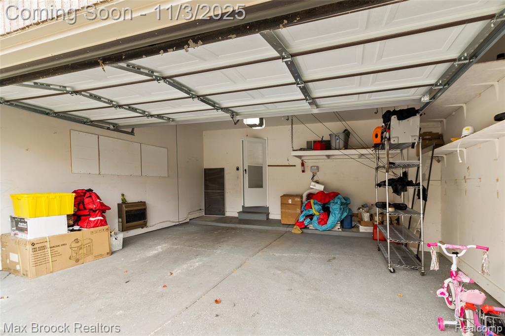 5366 Midchester Court, West Bloomfield, MI 48324 — Photo 34