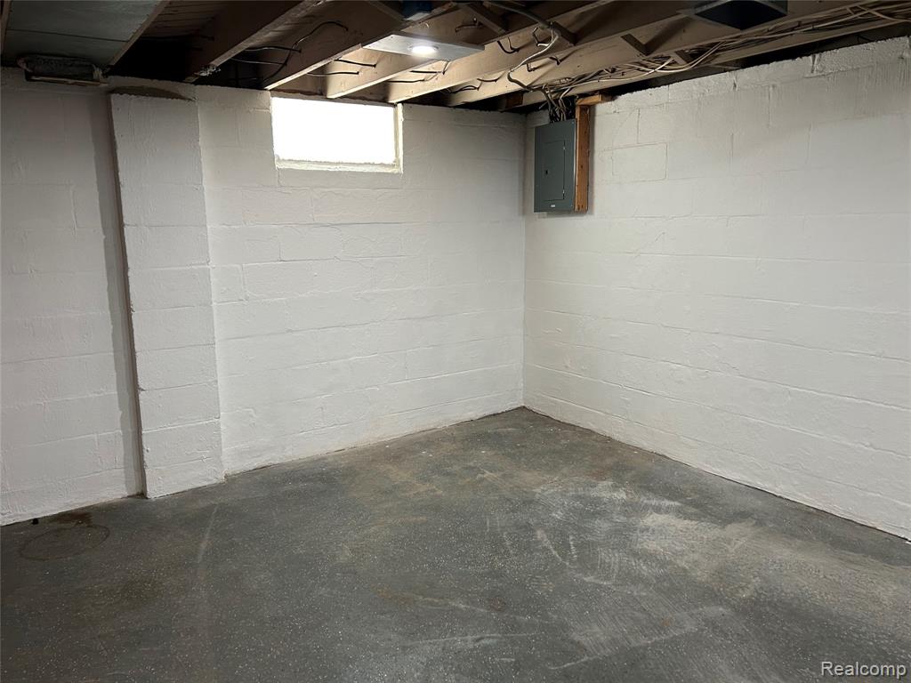 7546 Sterling, Center Line, MI 48015 — Photo 21