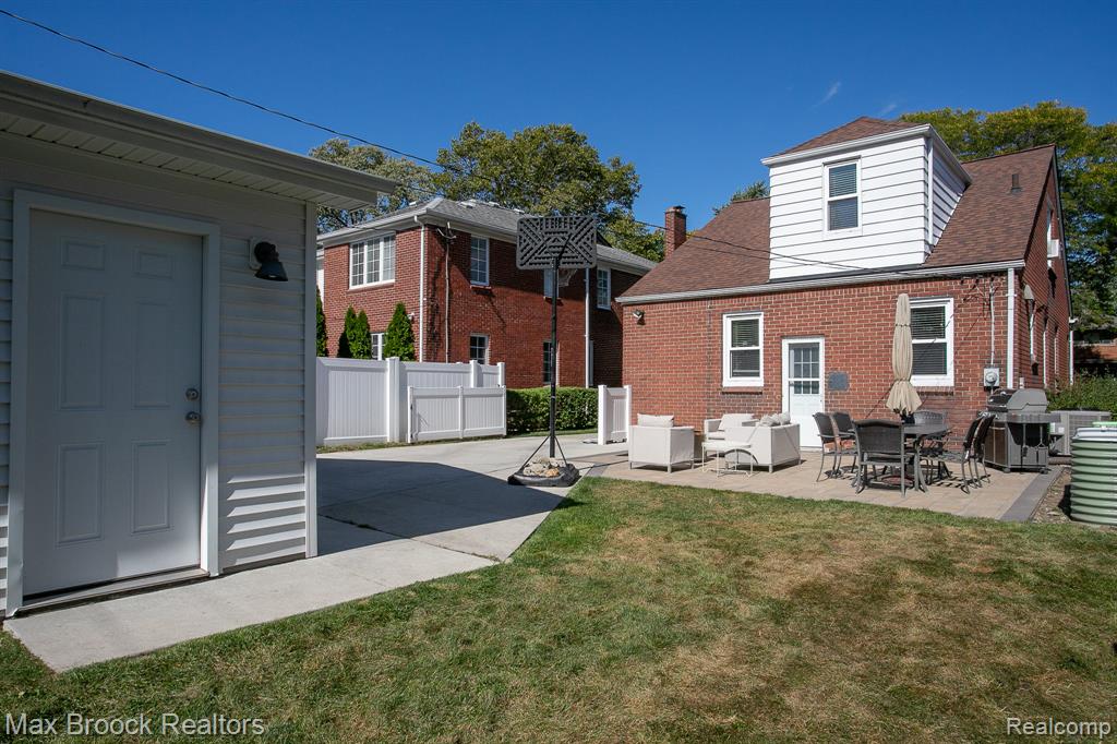 13353 Sherwood Drive, Huntington Woods, MI — Photo 57