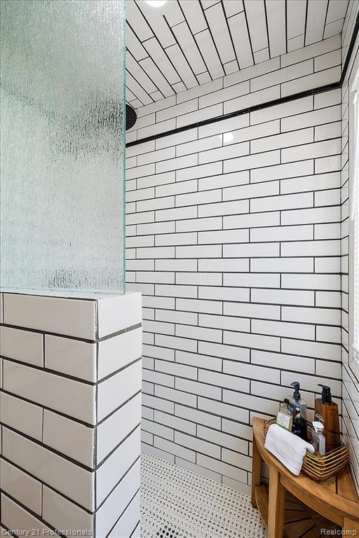 Tiled Shower Floor To Ceiling