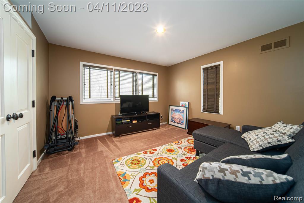 4683 Maura Lane, West Bloomfield, MI 48323 — Photo 32