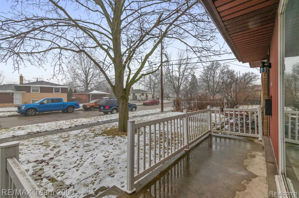 31629 Sweetbriar, Rockwood, MI — Photo 4