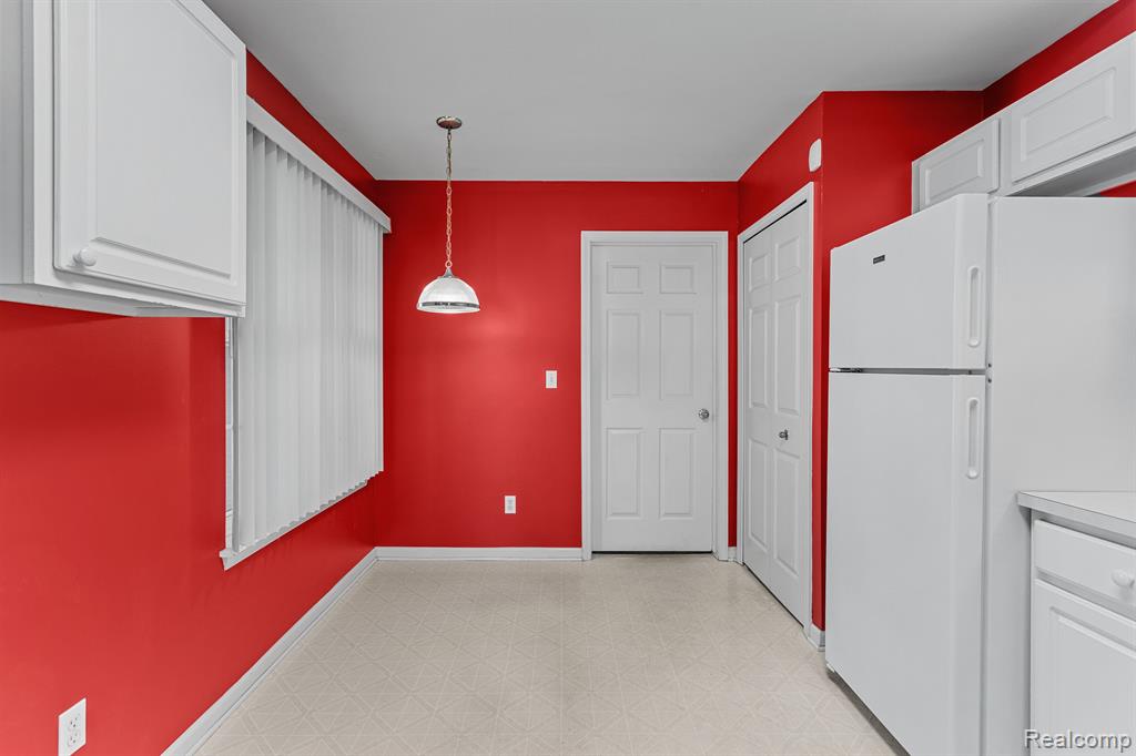 22783 WOODCREEK Drive, Taylor, MI 48180 — Photo 28