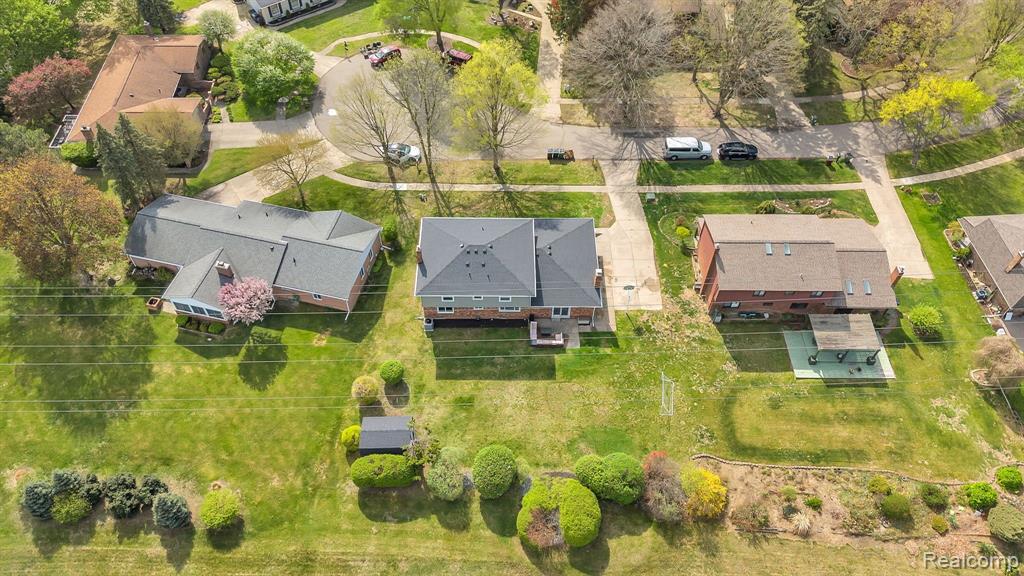 47266 WARWICK Court, Shelby Twp, MI 48315 — Photo 2